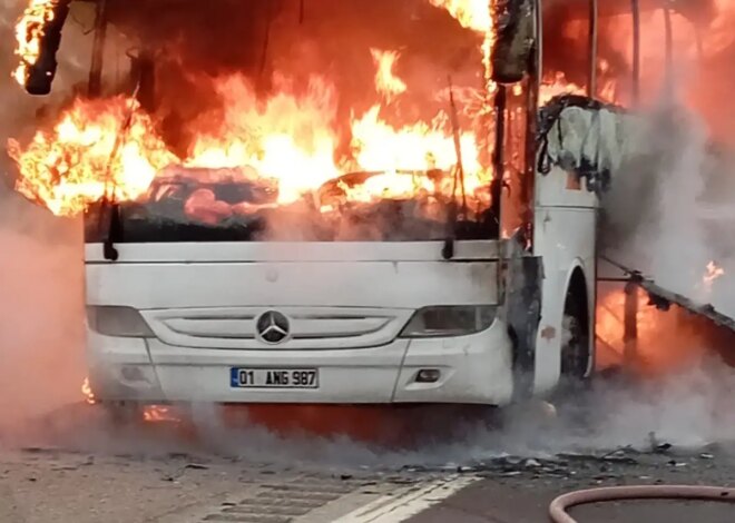 Adana Otoyolu’nda Yolcu Otobüsü Yangın Çıkardı