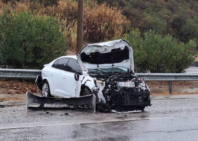 Mersin’de otomobil bariyere çarptı: 4 kişi yaralandı